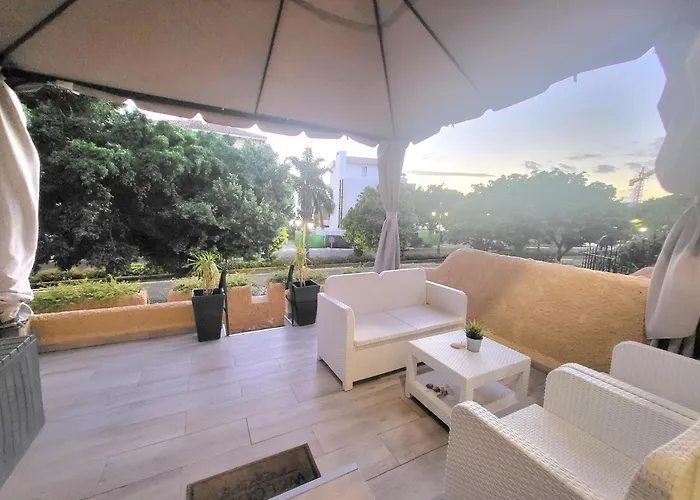 Port,free Parking 埃斯特波纳